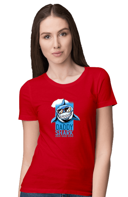Футболка жіноча з принтом "Daddy Shark". Dad, daddy, батька, батько, батя, день, день батька, зять, коханий чоловік, мужик, папа, папулечка, подарунок, свято, улюблений, чоловік, яжбати. PrintMarket - інтернет-магазин одягу та аксесуарів з принтами плюс конструктор принтів - створи свій унікальний дизайн