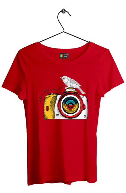 Футболка жіноча з принтом "Фотоапарат І Пташка". Камера, пташка, фотоапарат, фотограф. 2070702