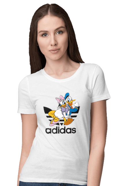 Футболка женская с принтом Adidas Дональд Дак. Adidas, daisy duck, donald duck, адидас, дейзи дак, дональд дак, мультсериал, мультфильм. 2070702