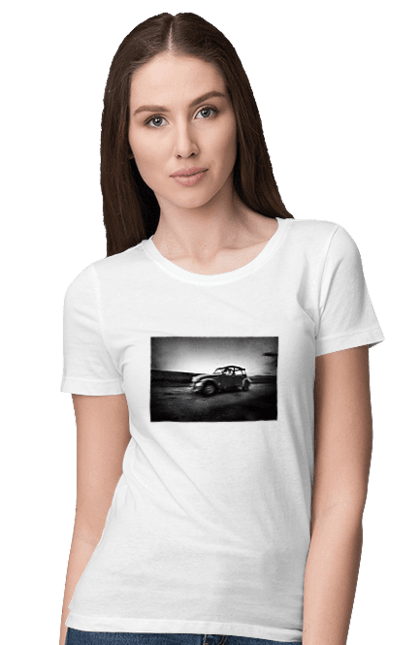 Футболка жіноча з принтом "Ретро машина чб". Авто, ретро, ретро машина, чорно біла машина. 2070702