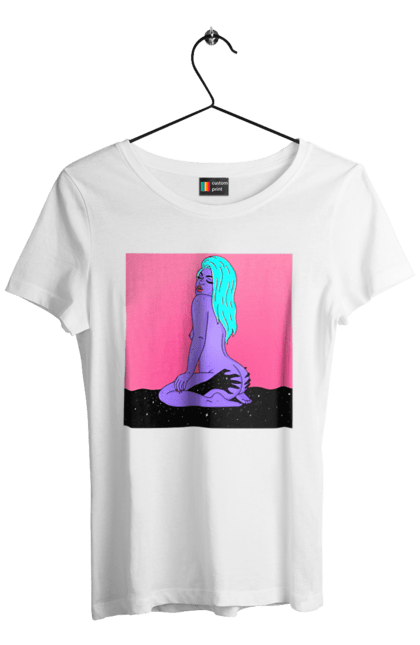 Футболка жіноча з принтом "Фіолетова Дівчина В Руках". Дівчина, інопланетянка, сидить. 2070702