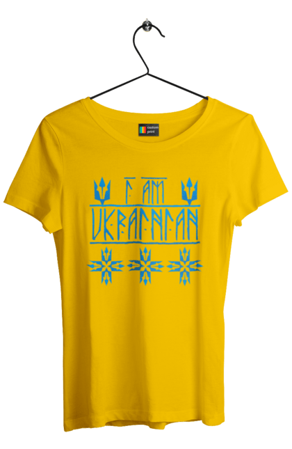 Футболка жіноча з принтом "I am UKRAINIAN blue". Герб, напис, руни, русь, типографіка, україна, я українець. Print Shop