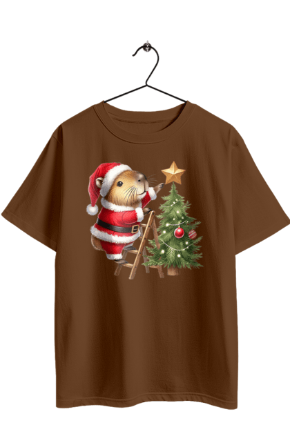 Футболка оверсайз з принтом "Різдвяна капібара з ялинкою". Капібара, новий рік, новорічний подарунок, подарунок, різдво, різдвяна капібара, санта, свято, тварина, ялинка. 2070702