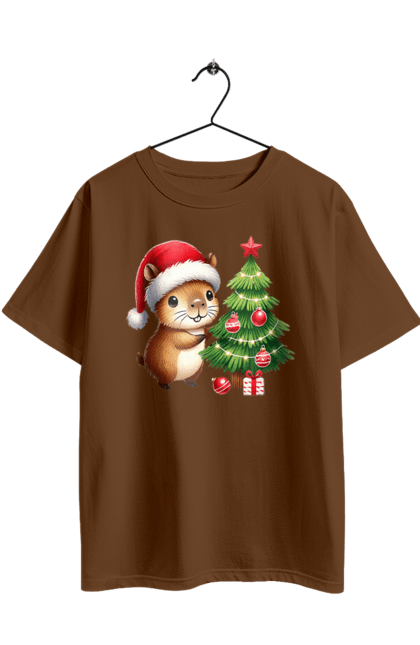 Футболка оверсайз з принтом "Різдвяна капібара з ялинкою". Капібара, новий рік, новорічний подарунок, подарунок, різдво, різдвяна капібара, санта, свято, тварина, ялинка. 2070702