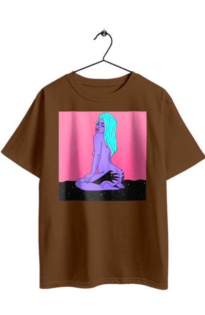 Футболка оверсайз з принтом "Фіолетова Дівчина В Руках". Дівчина, інопланетянка, сидить. 2070702