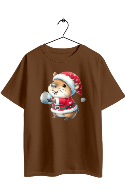 Футболка оверсайз з принтом "Капібара грає у сніжки". Гра, капібара, новий рік, подарунок, різдво, різдвяна капібара, санта, свято, сніжки, тварина. 2070702