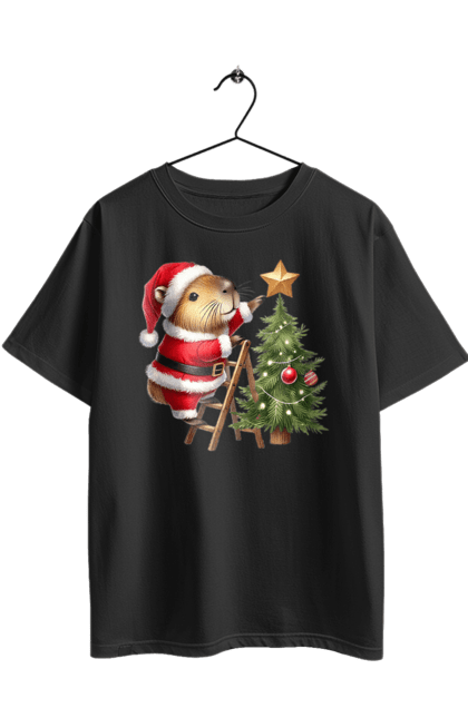 Футболка оверсайз з принтом "Різдвяна капібара з ялинкою". Капібара, новий рік, новорічний подарунок, подарунок, різдво, різдвяна капібара, санта, свято, тварина, ялинка. 2070702
