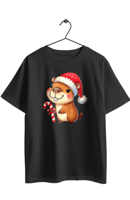 Футболка оверсайз з принтом "Капібара з різдвяним льодяником". Капібара, льодяник, новий рік, новорічний подарунок, подарунок, різдво, різдвяна капібара, санта, свято, тварина. 2070702