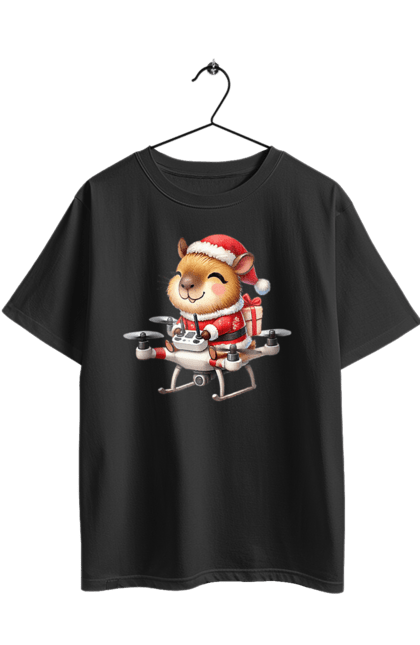 Футболка оверсайз з принтом "Різдвяна капібара з подарунком". Капібара, капібара з подарунком, новий рік, новорічний подарунок, подарунок, різдво, різдвяна капібара, санта, свято, тварина. 2070702