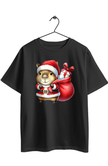 Футболка оверсайз з принтом "Різдвяна капібара з подарунком". Капібара, капібара з подарунком, новий рік, новорічний подарунок, подарунок, різдво, різдвяна капібара, санта, свято. 2070702