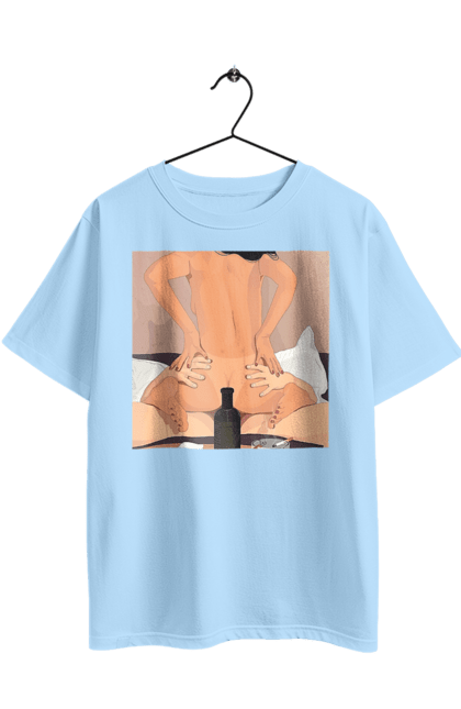 Футболка оверсайз з принтом "Гола Дівчина, Пляшка І Сигарети". Гола, зверху. 2070702