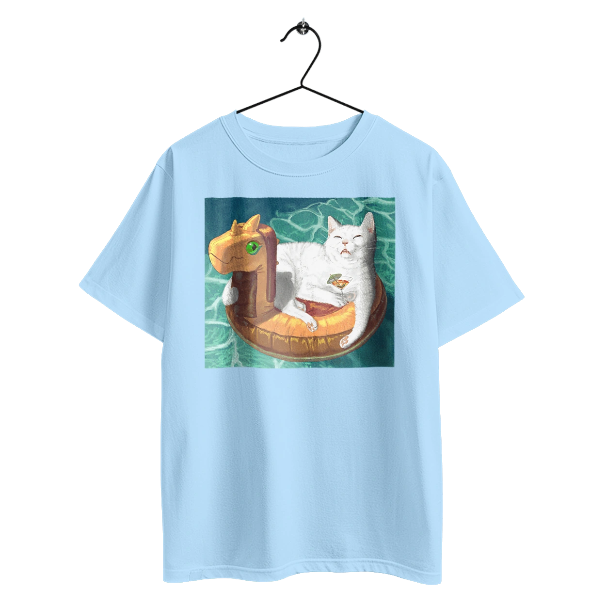 Белый кот в плавательном кругу, на отдыхе