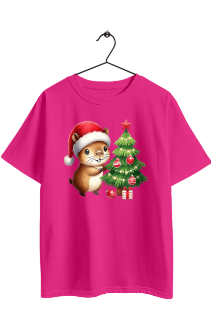 Футболка оверсайз з принтом "Різдвяна капібара з ялинкою". Капібара, новий рік, новорічний подарунок, подарунок, різдво, різдвяна капібара, санта, свято, тварина, ялинка. 2070702