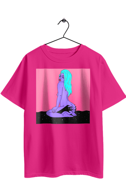 Футболка оверсайз з принтом "Фіолетова Дівчина В Руках". Дівчина, інопланетянка, сидить. 2070702
