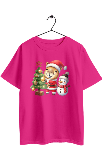 Футболка оверсайз з принтом "Різдвяна капібара з ялинкою". Капібара, новий рік, новорічний подарунок, подарунок, різдво, різдвяна капібара, санта, свято, тварина, ялинка. 2070702