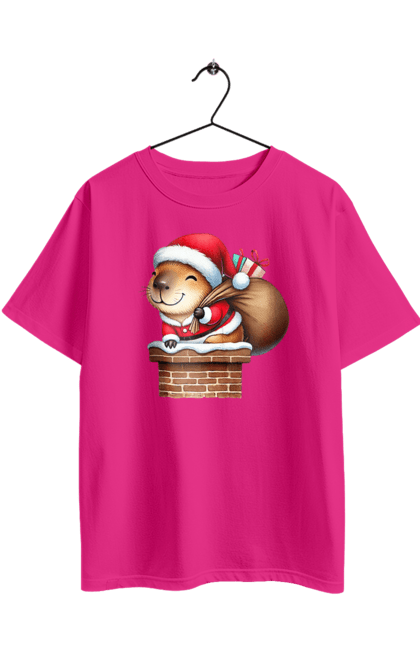 Футболка оверсайз з принтом "Різдвяна капібара з подарунком". Капібара, капібара з подарунком, новий рік, новорічний подарунок, подарунок, різдво, різдвяна капібара, санта, свято, тварина. 2070702
