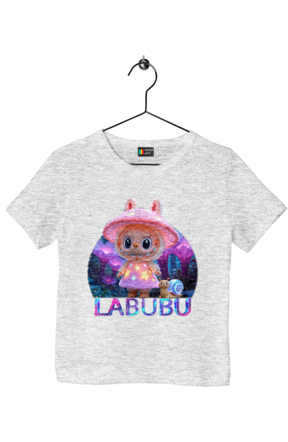 Футболка дитяча з принтом "Лабубу". Брелок лабубу, іграшка лабубу, лабубу, лабубу кока кола, лялька лабубу, мерч лабубу, мила, рожева лабубу, смішна лабубу. 2070702