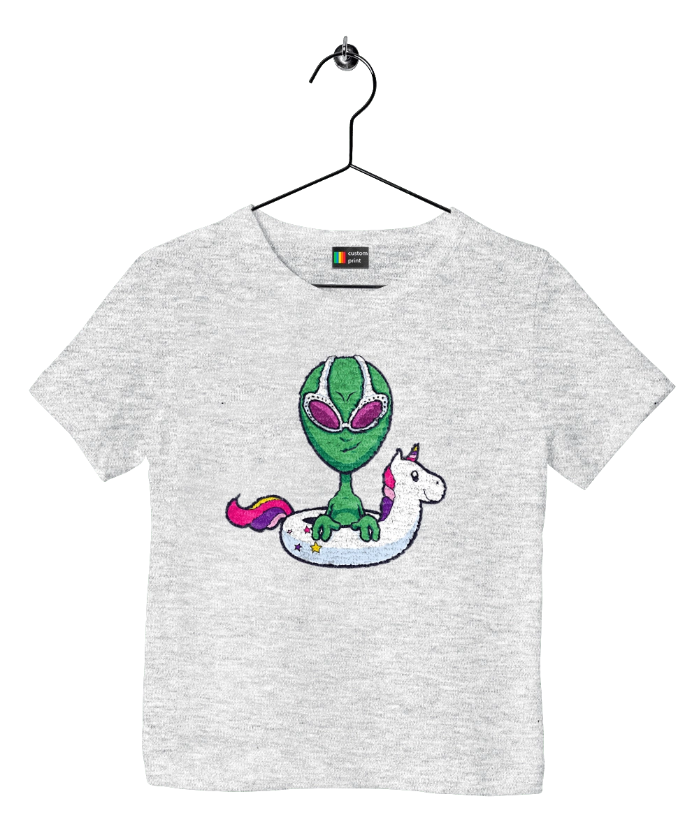 Alien Floats In A Circle