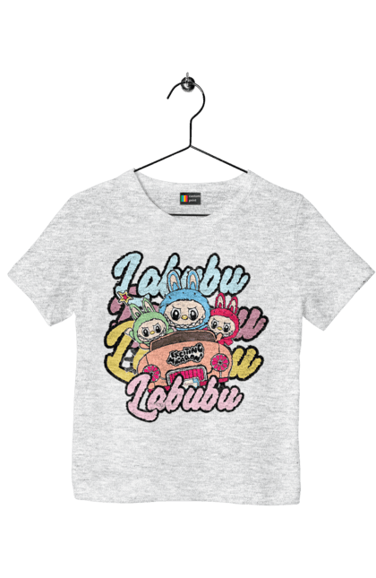 Футболка дитяча з принтом "Лабубу". Іграшка лабубу, лабубу, лабубу кока кола, мерч лабубу, мила, рожева лабубу, смішна лабубу. 2070702