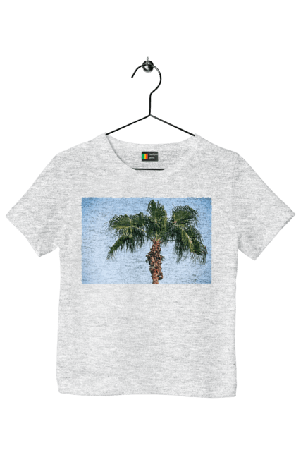 Футболка дитяча з принтом "Пальма на тлі неба". Берег, блакитне, відпочинок, відпустку, єгипет, зелений, зелені, лист, листя, море, небо, оазис, океан, острів, пальма, південь, подорож, пригоди, тропіки, туреччина. 2070702