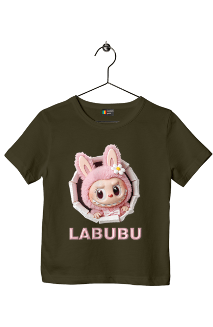 Футболка дитяча з принтом "Лабубу". Іграшка лабубу, лабубу, лабубу кока кола, мерч лабубу, мила, рожева лабубу, смішна лабубу. 2070702