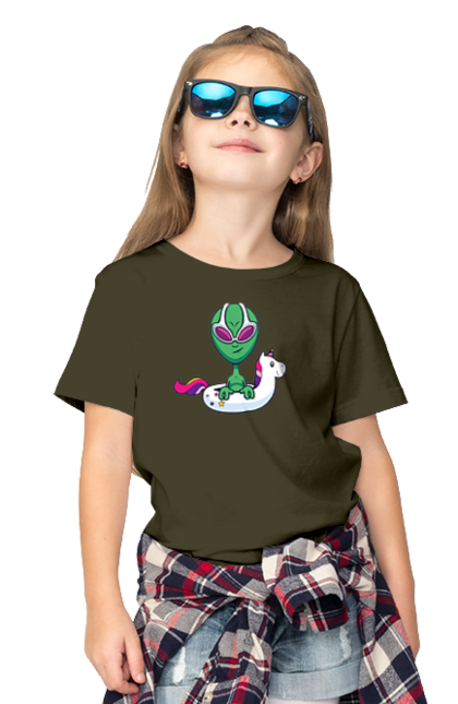 Children's t-shirt with prints Alien Floats In A Circle. Alien, inflatable circle, to swim. 2070702