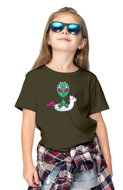 Alien Floats In A Circle