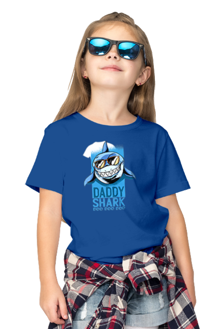 Футболка дитяча з принтом "Daddy Shark". Dad, daddy, батька, батько, батя, день, день батька, зять, коханий чоловік, мужик, папа, папулечка, подарунок, свято, улюблений, чоловік, яжбати. PrintMarket - інтернет-магазин одягу та аксесуарів з принтами плюс конструктор принтів - створи свій унікальний дизайн