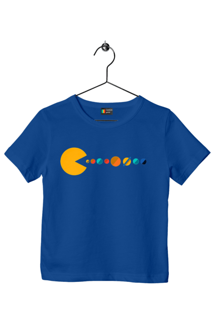 Футболка дитяча з принтом "Pac Man Planets". Atari, namco, pac man, аркадна відеогра, відеогра, комп`ютерна гра, космос, лабіринт, планети, сонячна система. 2070702