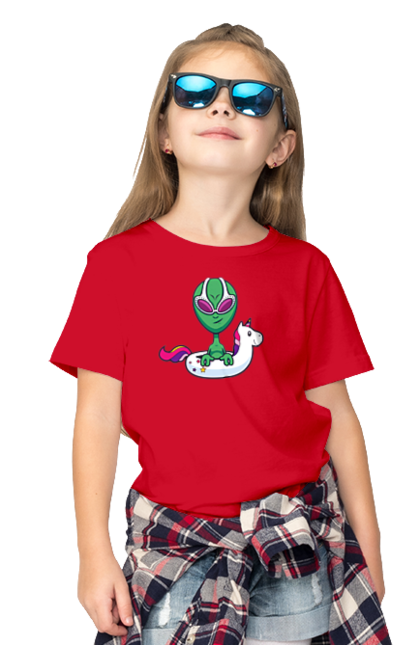 Children's t-shirt with prints Alien Floats In A Circle. Alien, inflatable circle, to swim. 2070702