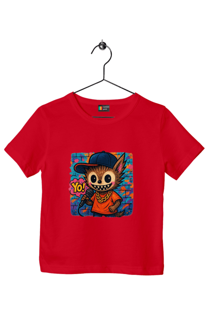 Футболка дитяча з принтом "Лабубу". Бейсболка, вуличне мистецтво, графіті, золотийланцюг, лабубу, мікрофон, міський стиль, репатмосфера, хіпхоп, яскраво. 2070702