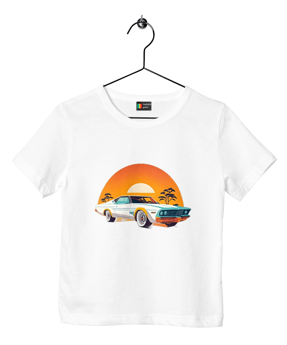 Красивая машина на закате