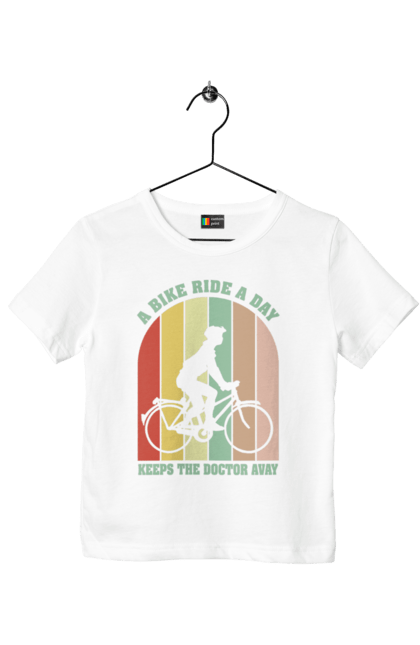 Футболка дитяча з принтом "Поїздка на велосипеді". Велопрогулянка, велосипед, здоровий спосіб життя, зож, поїздка на велосипеді. 2070702