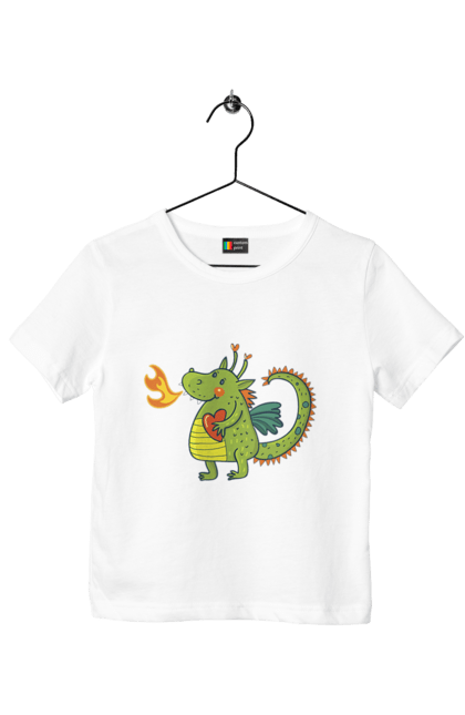 Футболка детская с принтом Влюбленный дракон. Дракон, зеленый дракон, любовь, новый год, огонь, сердце, символ 2024. 2070702