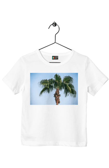 Футболка дитяча з принтом "Пальма на тлі неба". Берег, блакитне, відпочинок, відпустку, єгипет, зелений, зелені, лист, листя, море, небо, оазис, океан, острів, пальма, південь, подорож, пригоди, тропіки, туреччина. 2070702