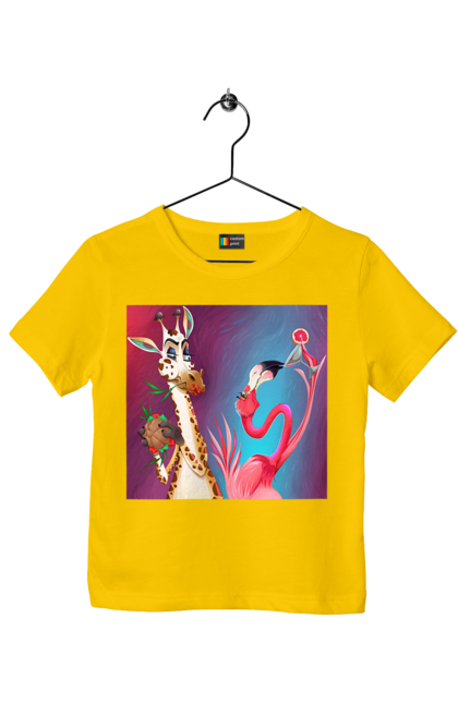 Children's t-shirt with prints Giraffe And Flamingo At The Party. Cocktail, flamingo, food, giraffe. 2070702