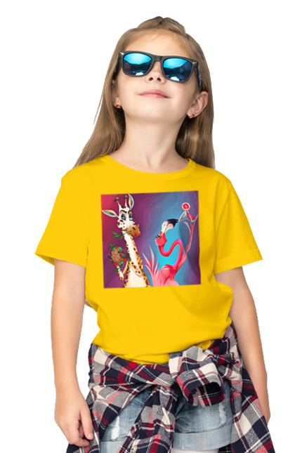 Children's t-shirt with prints Giraffe And Flamingo At The Party. Cocktail, flamingo, food, giraffe. 2070702